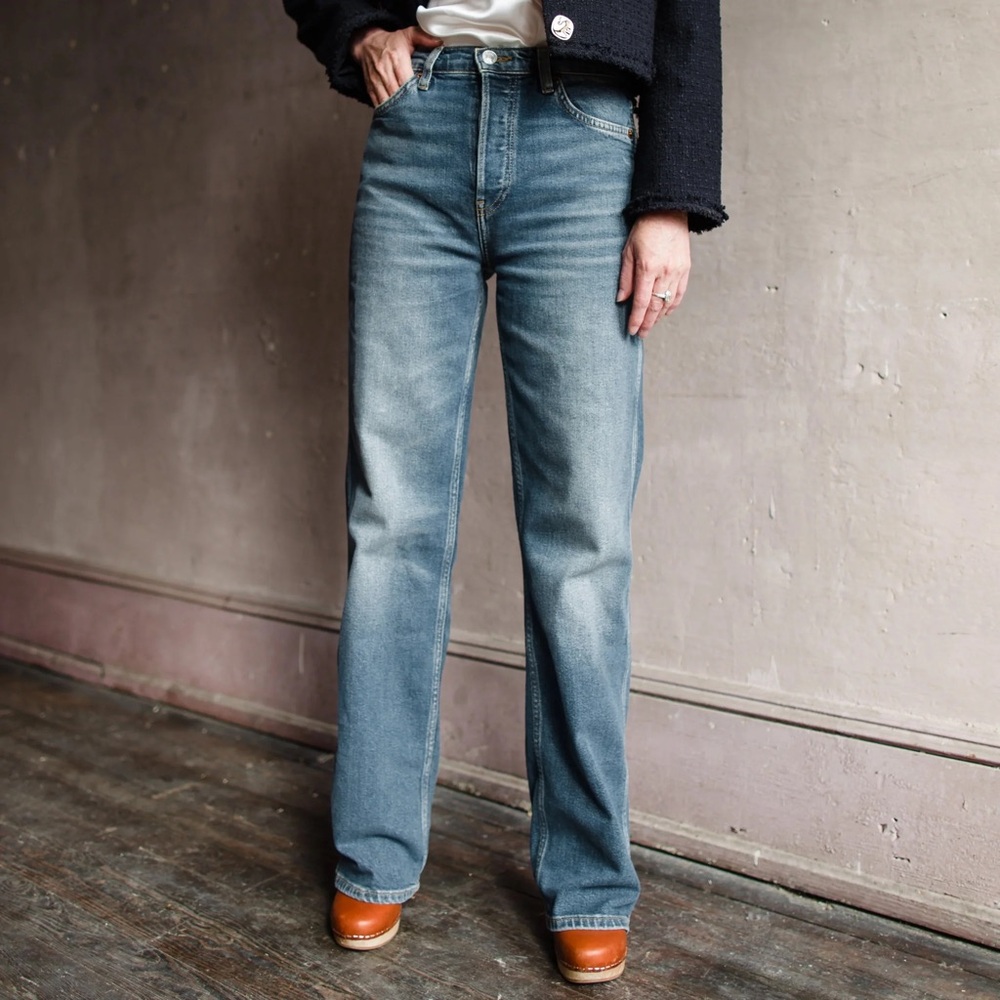 Re/Done 90s High Rise Loose Jean in Distressed